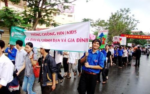 SV Đông Á tham gia mít tinh diễu hành phòng chống HIV-AIDS